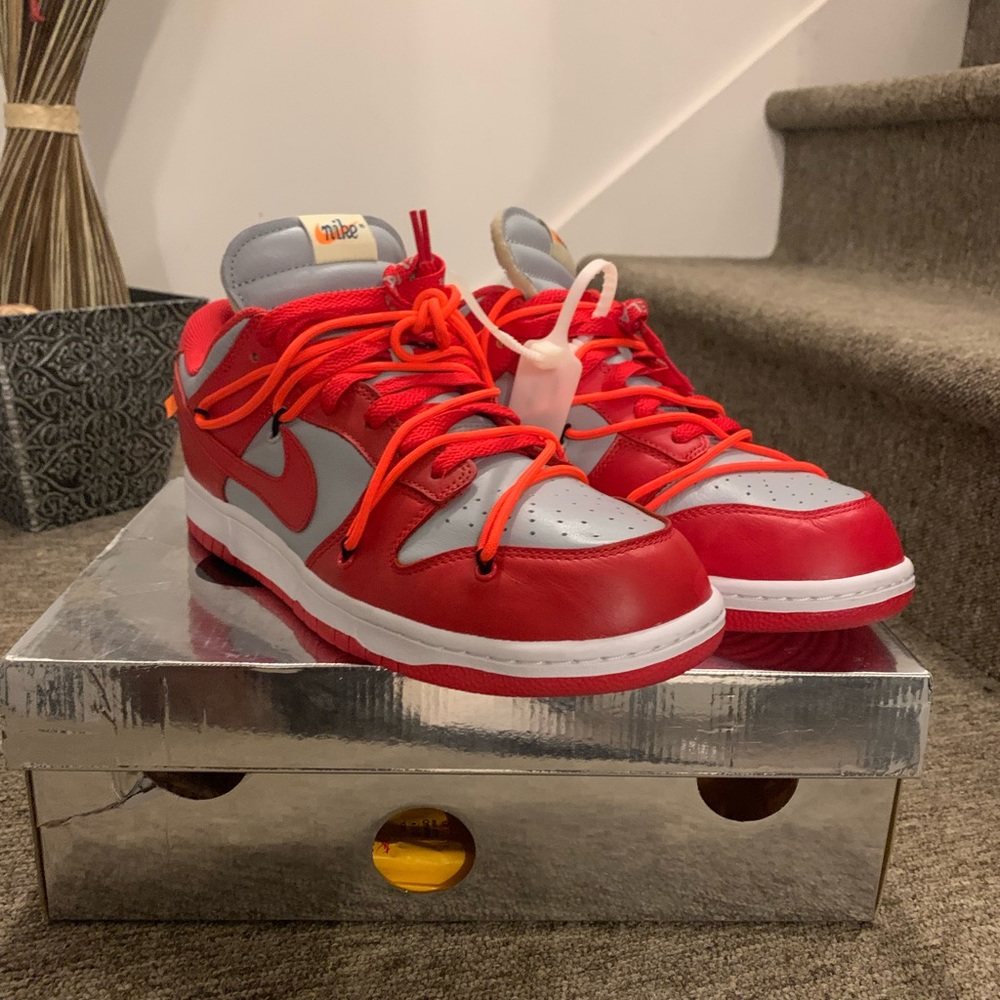 Nike dunk low off-white red university